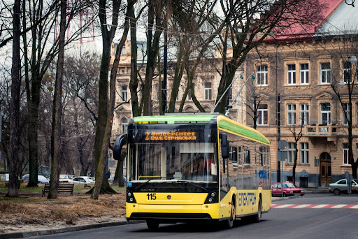 У Тернополі готуються до випуску на маршрути нових тролейбусів "Електрон"