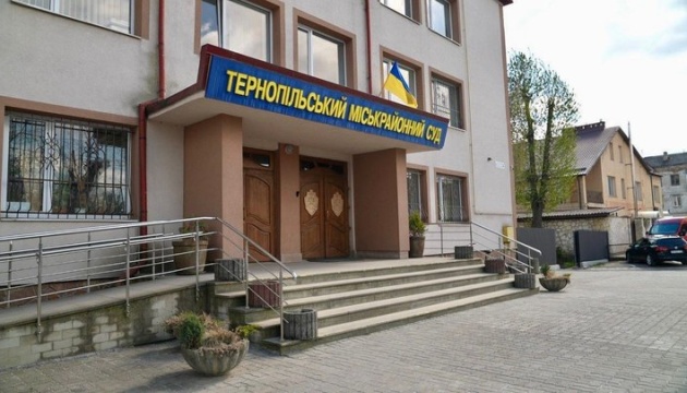 У Тернополі обирають запобіжний захід 15-річній школярці, яку підозрюють у …