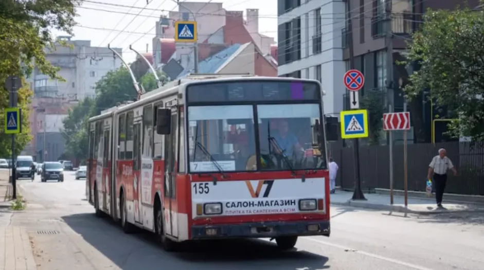 У Тернополі через ворожу атаку змінили рух транспорту