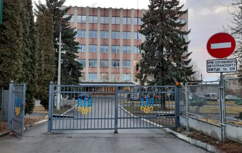У Тернополі чоловік застрелився в туалеті ТЦК