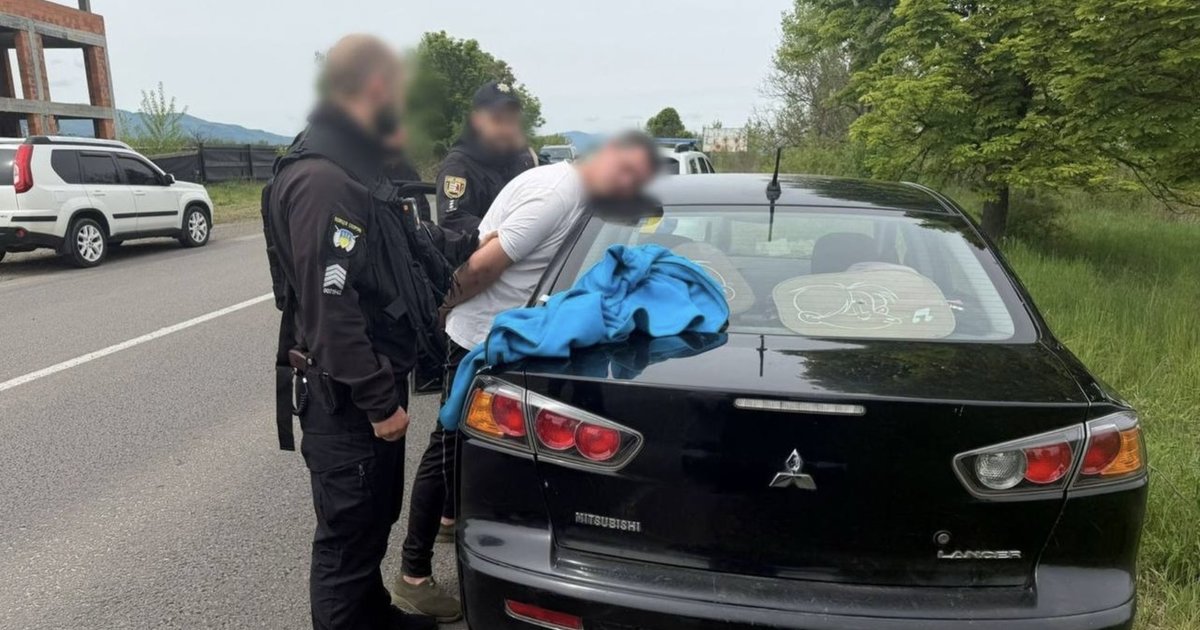 У Тячеві пʼяний місцевий житель викрав припарковане авто