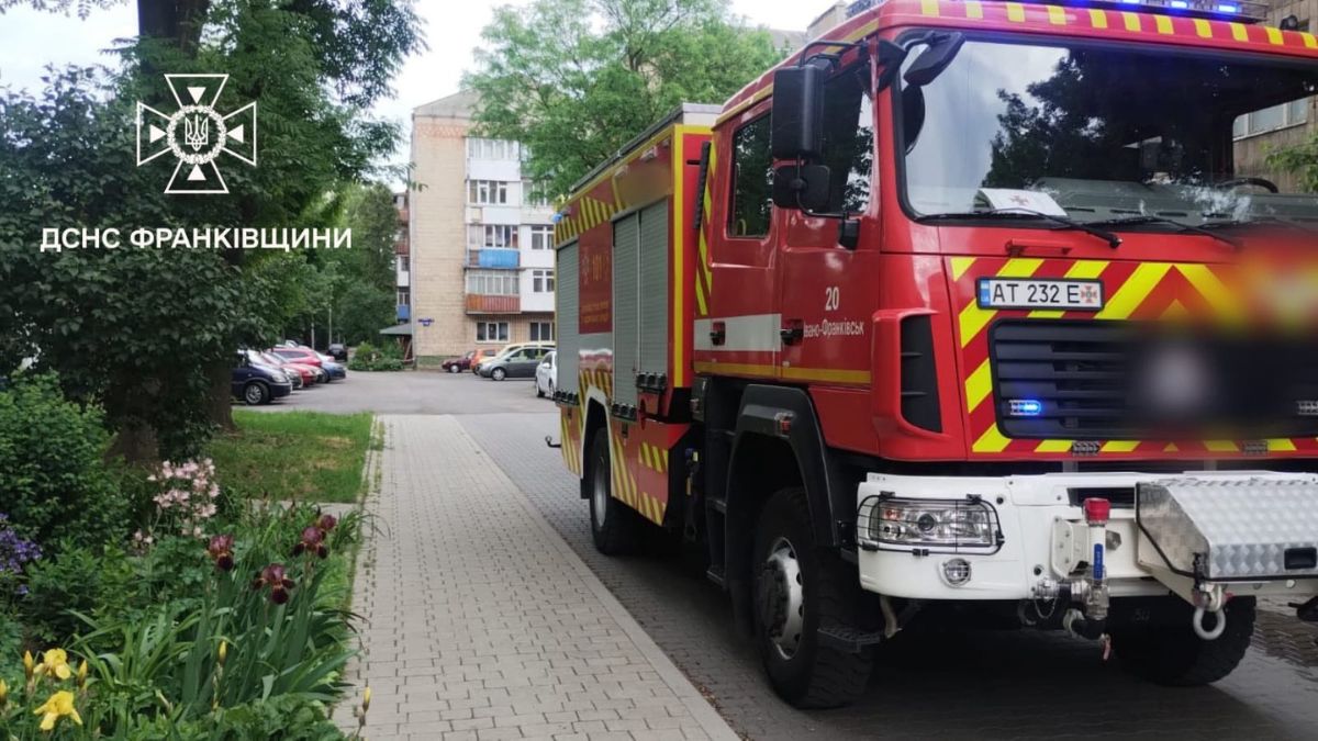 У Франківську горіла квартира у багатоповерхівці — є врятовані