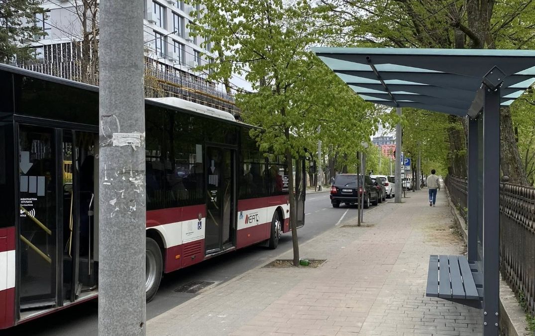 У Франківську облаштували ще одну зупинку громадського транспорту