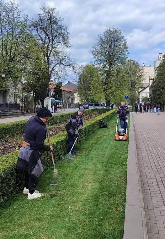 У Франківську стартує голосування за найкращого двірника