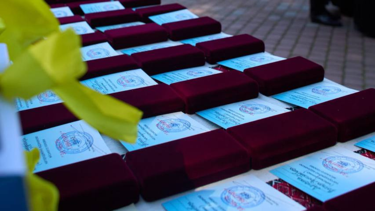 У Франківську 30 полеглим захисникам присвоїли нагороди «За честь і …