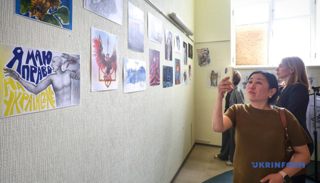 У Харкові відкрилася виставка пам’яті вбитої Росією мисткині Вероніки Кожушко