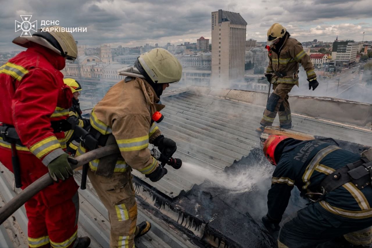 У Харкові горіла офісна будівля поблизу залізничного вокзалу