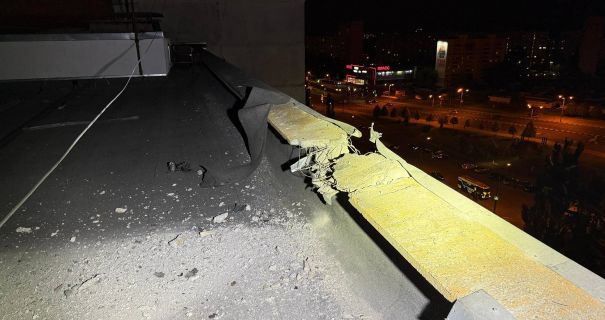 Окупанти атакували безпілотником багатоповерхівку в Харкові