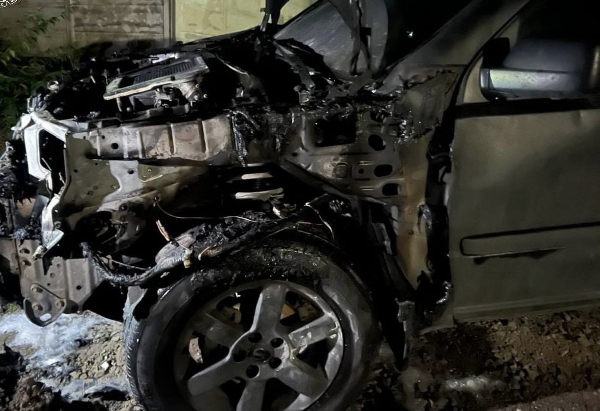 У Харкові затримали чоловіка за підозрою у підпалі військових автомобілів