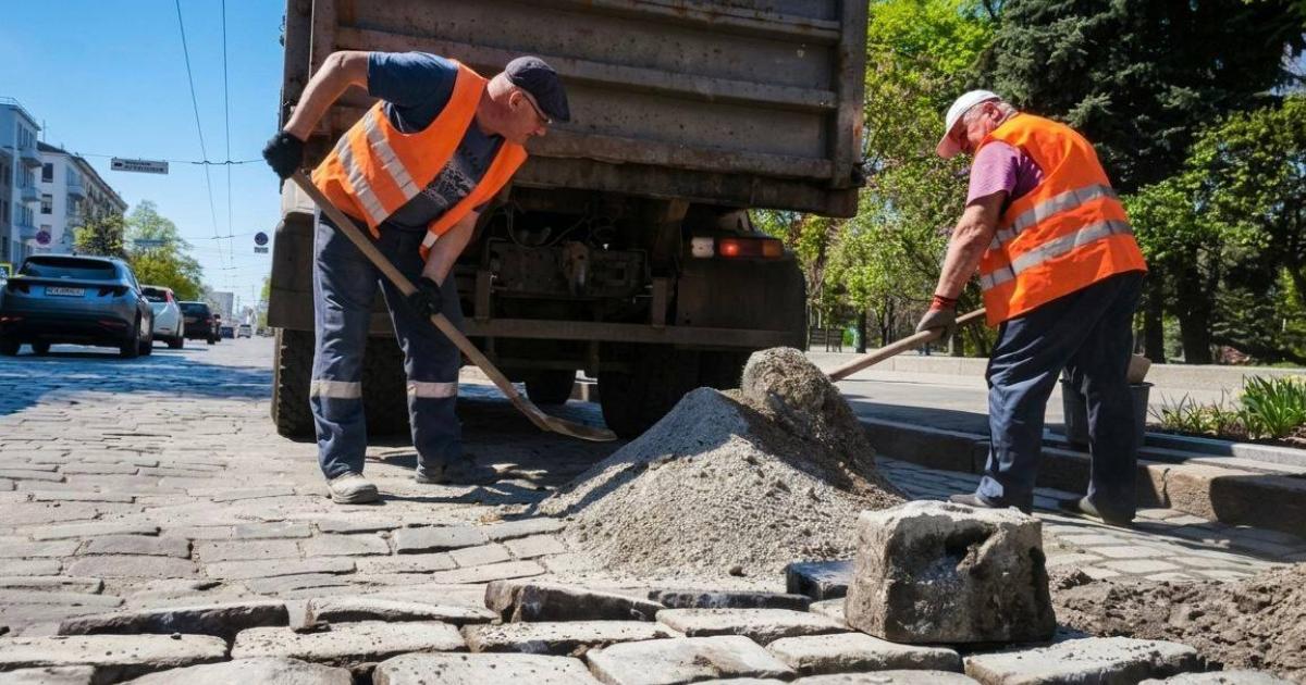 У Харкові ремонтують центральну вулицю: що кладуть на Сумську
