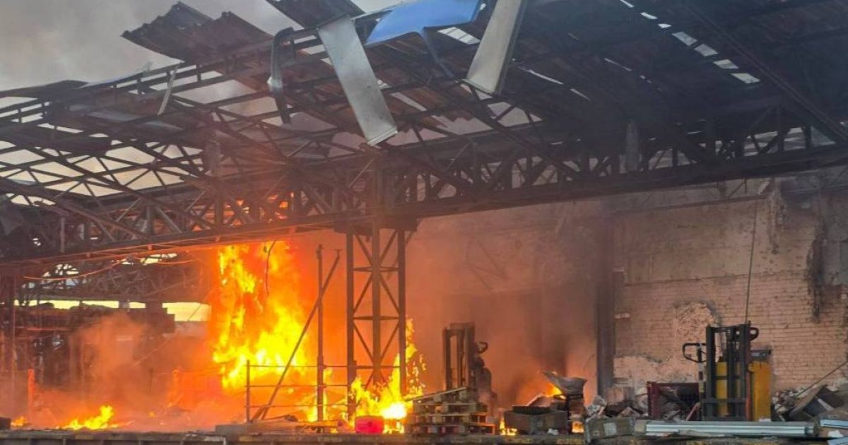 У Харкові росіяни тричі поспіль вдарили по депо Нової пошти