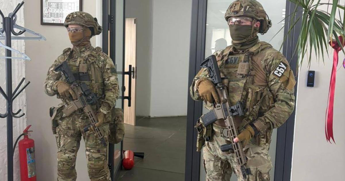 У Харківській міській раді кілька годин тривають обшуки: з чим …