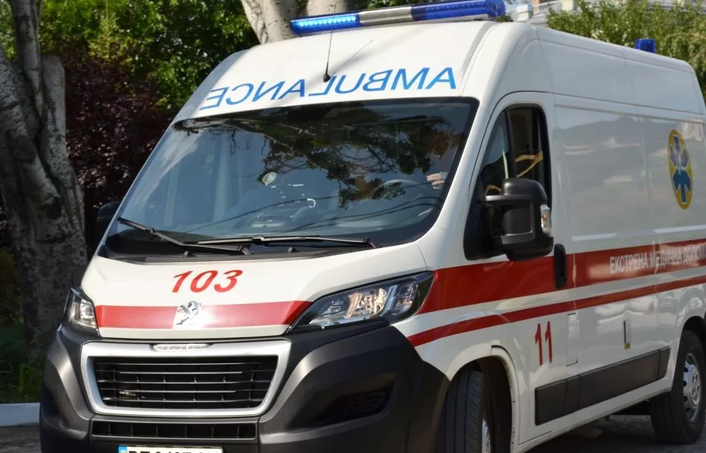 У Херсоні жінка втратила кисть після вибуху предмета, який підняла …