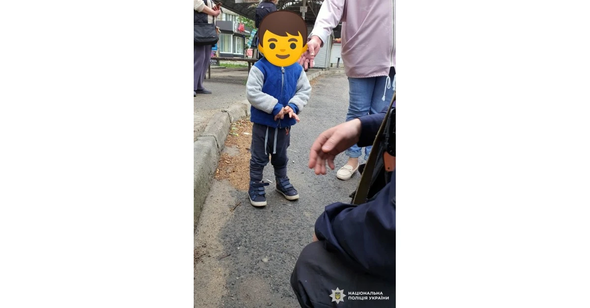У Херсоні трирічний хлопчик провів всю ніч сам на вулиці