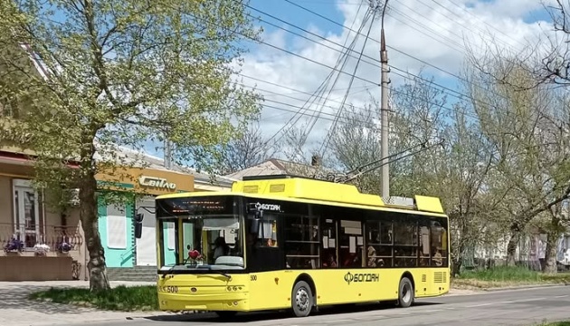 У Херсоні через погіршення безпекової ситуації призупинили роботу тролейбусів
