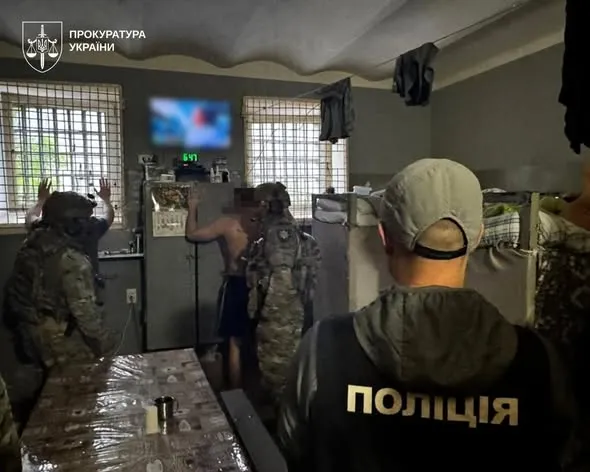 У Хмельницькому СІЗО викрили схему вимагання 30–50 тисяч гривень