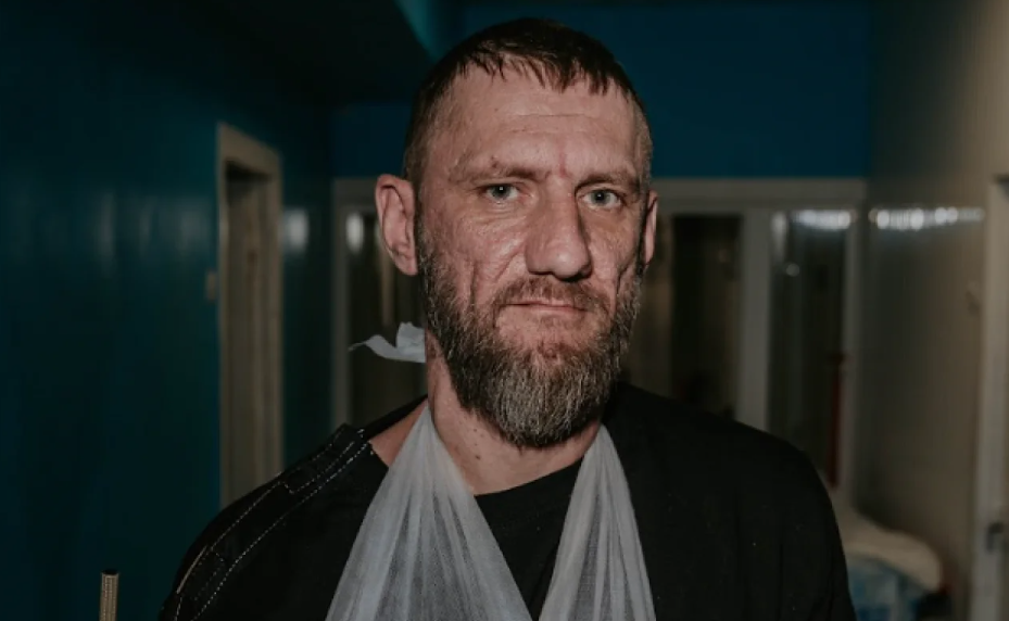 У Черкасах медики провели унікальну реконструкцію руки військовому, який пораненим …