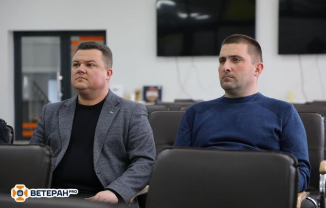 У Черкасах обговорили стандарти гідного вшанування полеглих Захисників і Захисниць …