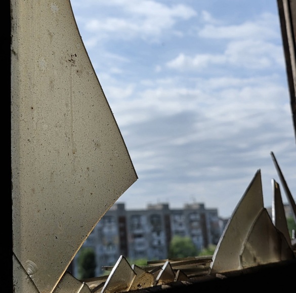 У Черкасах продовжують ліквідовувати наслідки атаки на багатоповерхівку: деталі ситуації