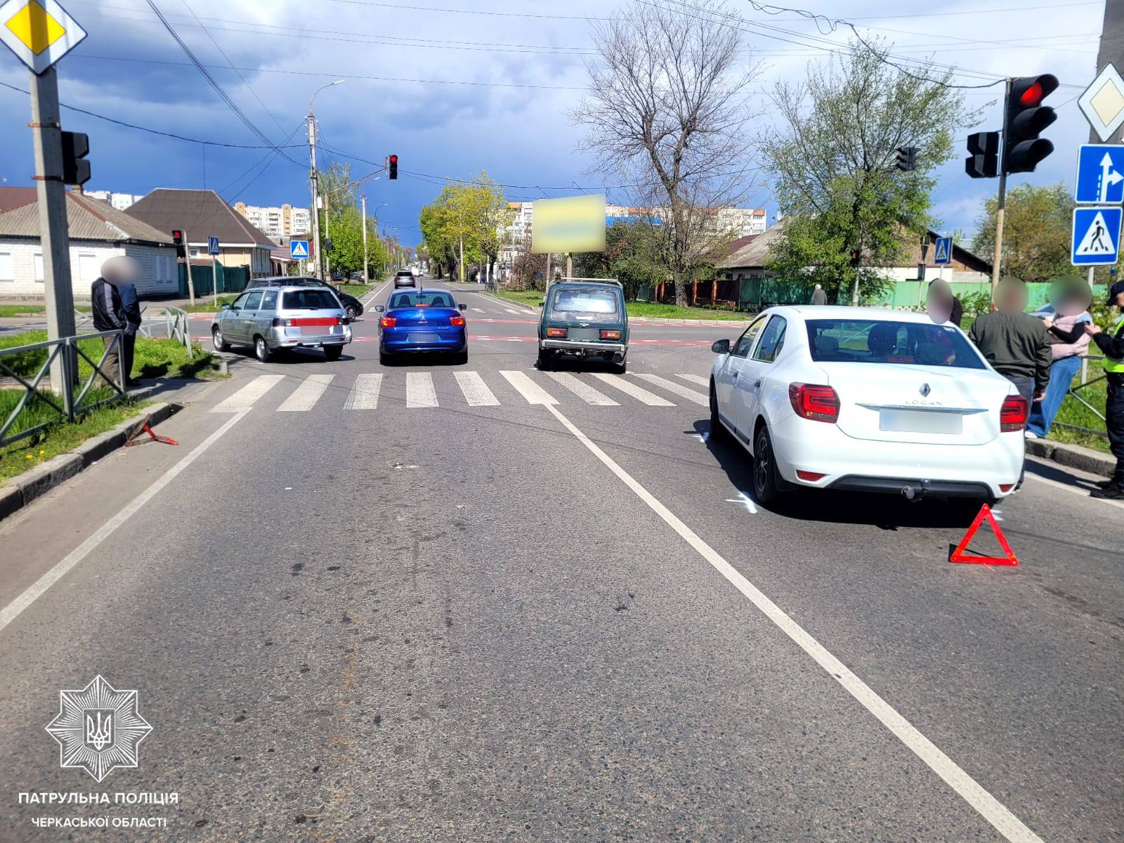 У Черкасах сталася автотроща за участю 3 авто
