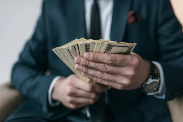 У Черкасах судитимуть жінку, яка вимагала 17 тис. доларів за …