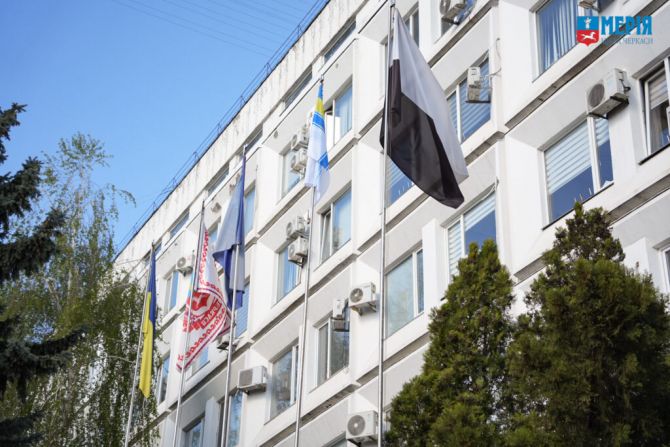 У Черкасах урочисто підняли прапор Військово-Морських сил України
