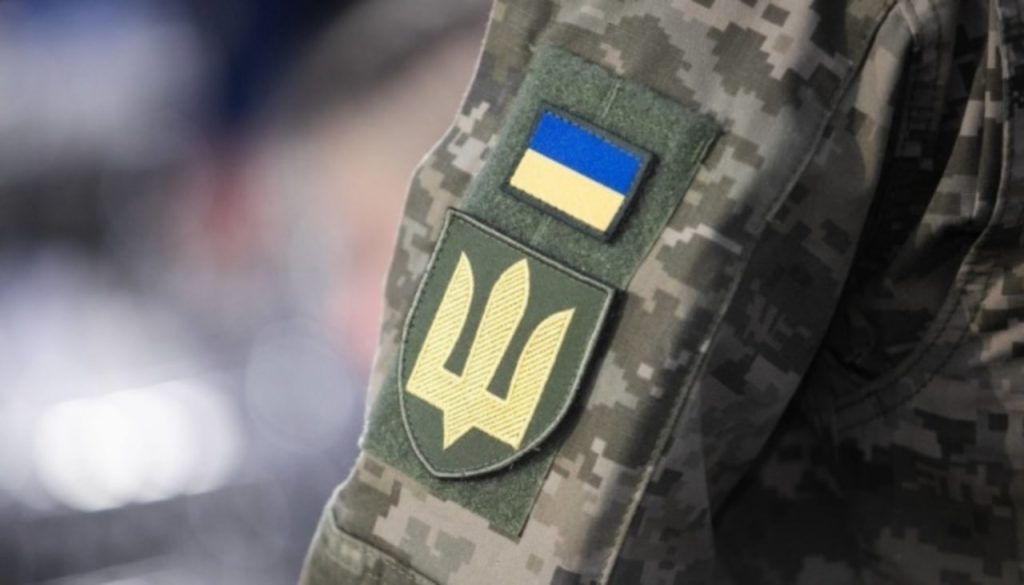 У Чернівецькому ОТЦК прокоментували інцидент із чоловіком у розшуку, який …