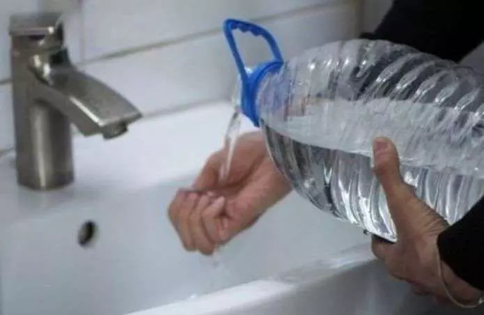 У Чернівцях до вечора відключили воду на низці вулиць: перелік …