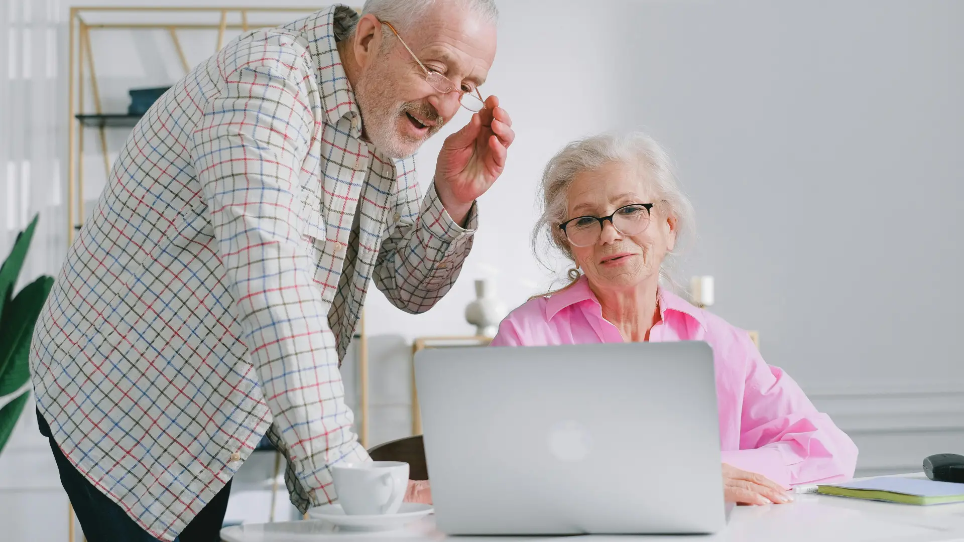 У Чернівцях переселенців навчають замовляти ліки та записуватись до лікаря …