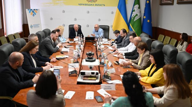 У Чернівцях провели міжнародну дискусію про євроінтеграцію до Дня Європи