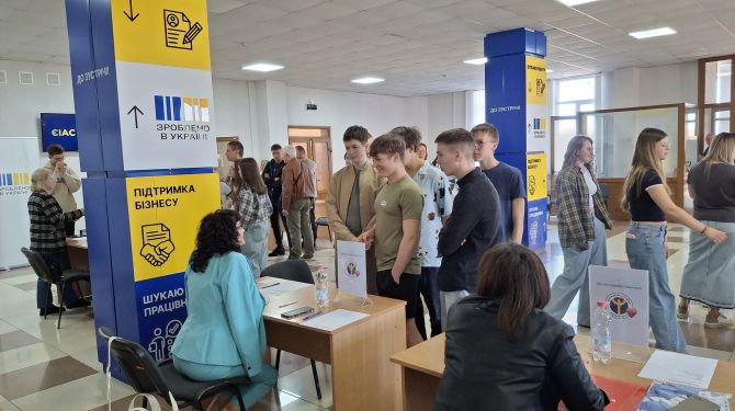 У Чернівцях провели ярмарок вакансій комунальних підприємств міста