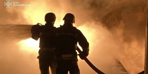 У Чернігові вночі прогриміло понад 15 вибухів, пошкоджено підприємство
