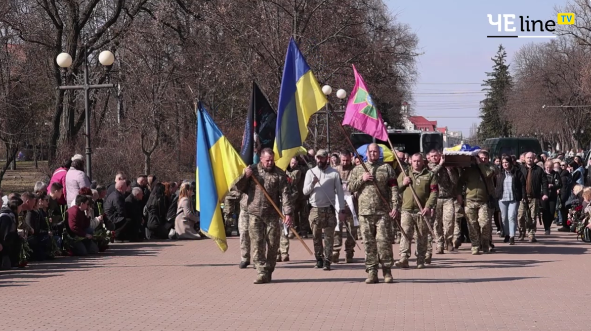 У Чернігові в один день попрощалися з трьома захисниками України …