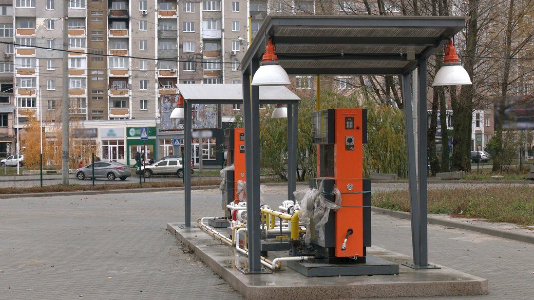 У Чернігові домоглися знесення газової автозаправки біля дитячого майданчика