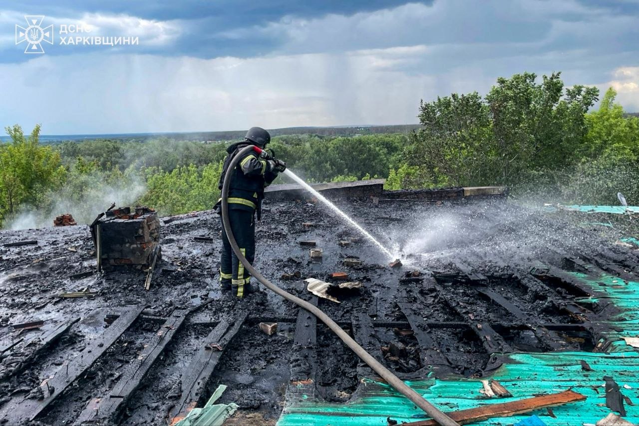 У Чугуєві після удару російського БпЛА загорівся склад приватного підприємства …