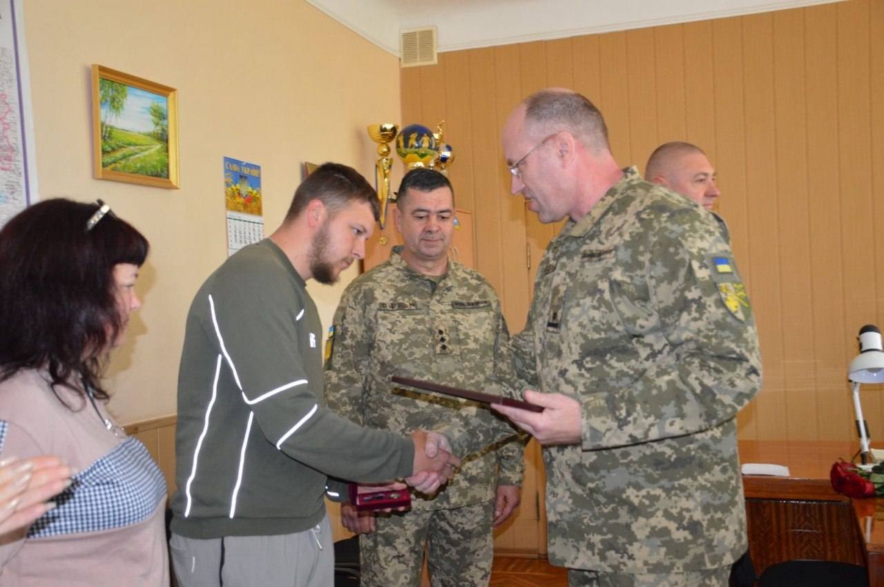 Ветерану з Полтавщини вручили відзнаку Міністра оборони