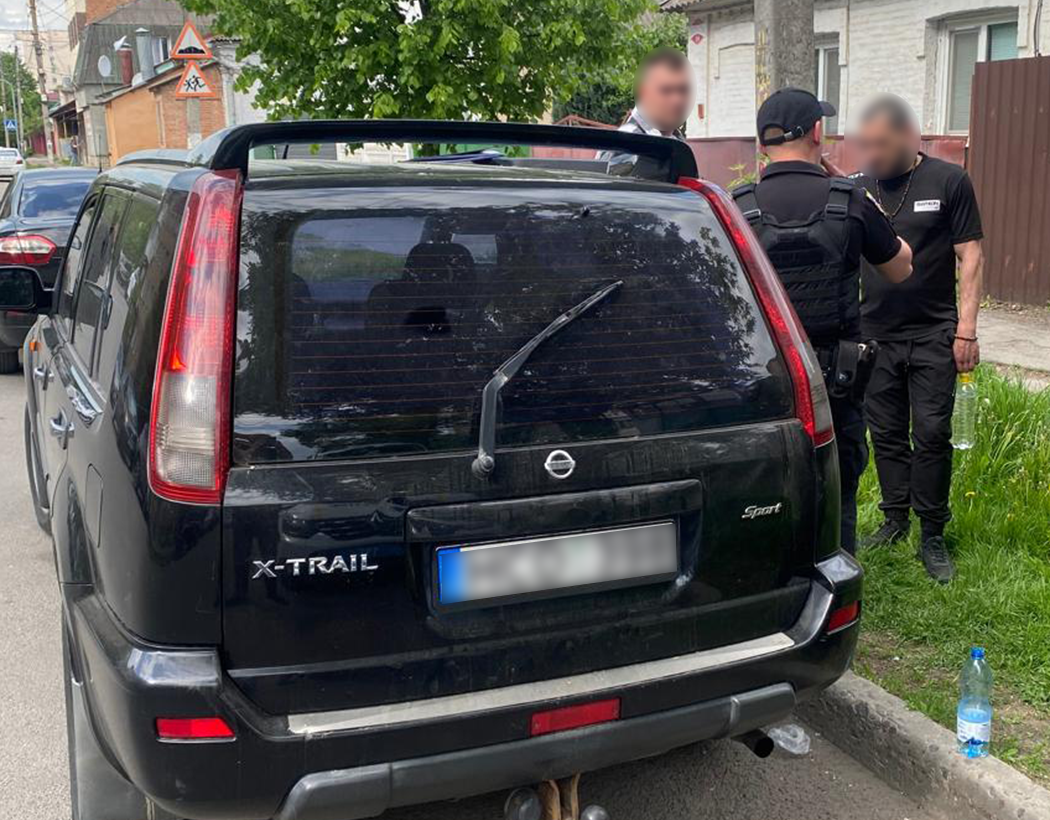 У вінничанина вкрали автомобіль Nissan
