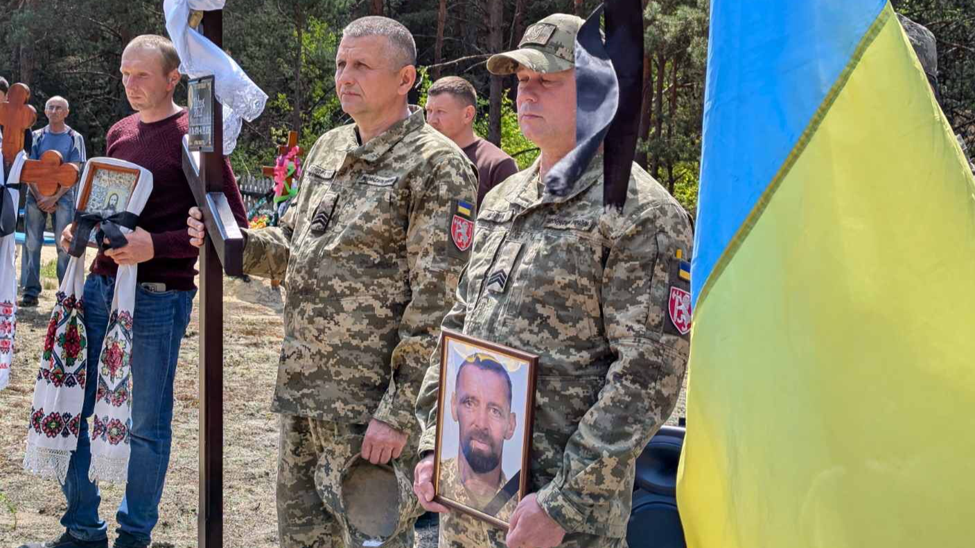 У громаді на Волині попрощалися з військовим Юрієм Шевчуком