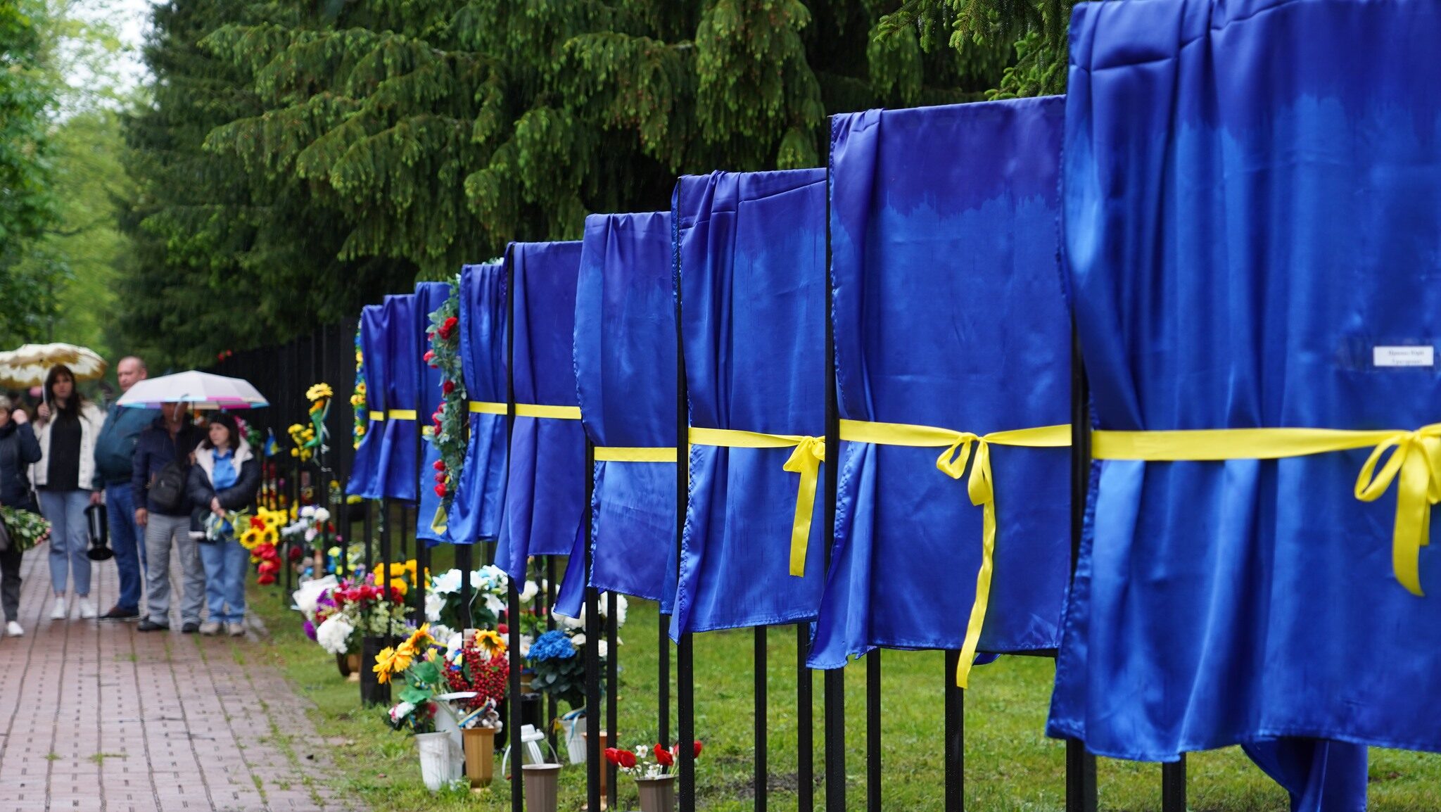 У громаді на Чернігівщині увічнили імена чотирнадцяти загиблих захисників (Фото)
