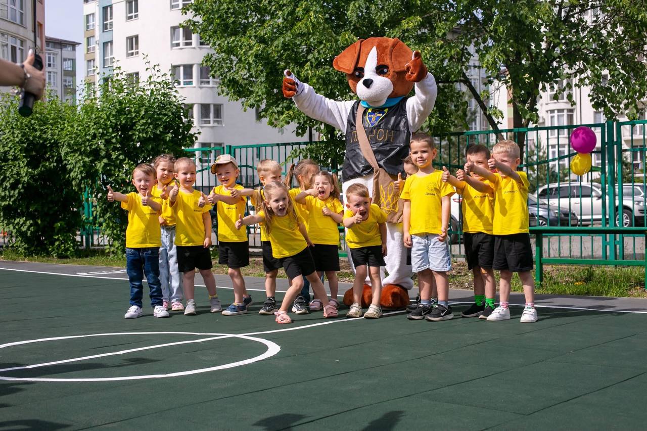 У дитсадку «Котигорошко» в Крихівцях відкрили новий спортивний майданчик