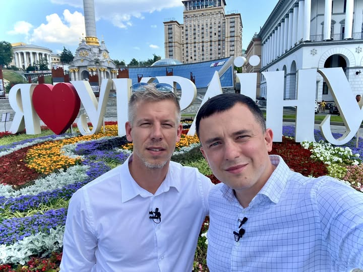 У мережі з’явилося архівне фото Петера Мадяра із депутатом із …