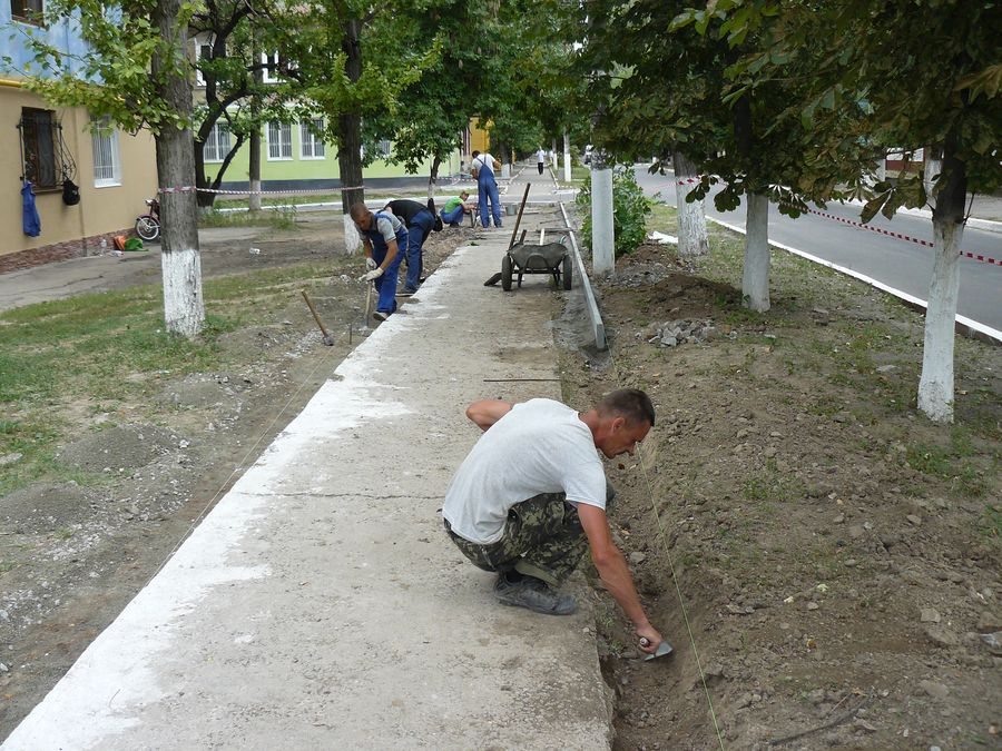 У місті Покров на Дніпровщині хочуть оновити тротуар по вул. …