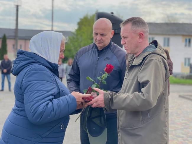 У місті на Рівненщині двох воїнів посмертно нагородили орденами