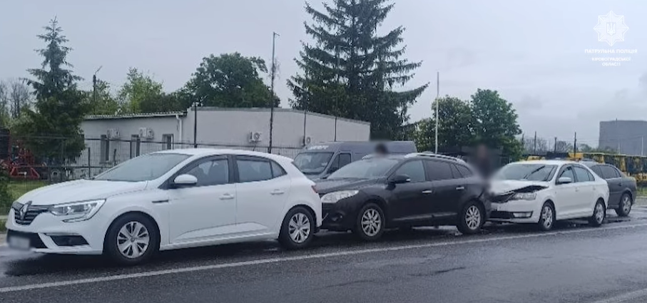 У передмiстi Кропивницького чотири автiвки потрапили в ДТП
