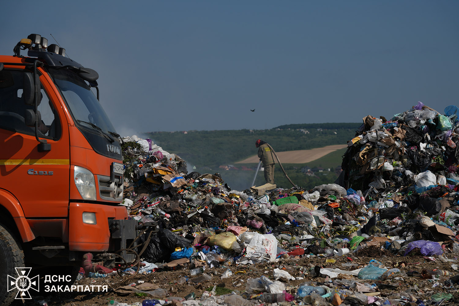 У селі Барвінок біля Ужгорода знову горіло сміттєзвалище: подробиці