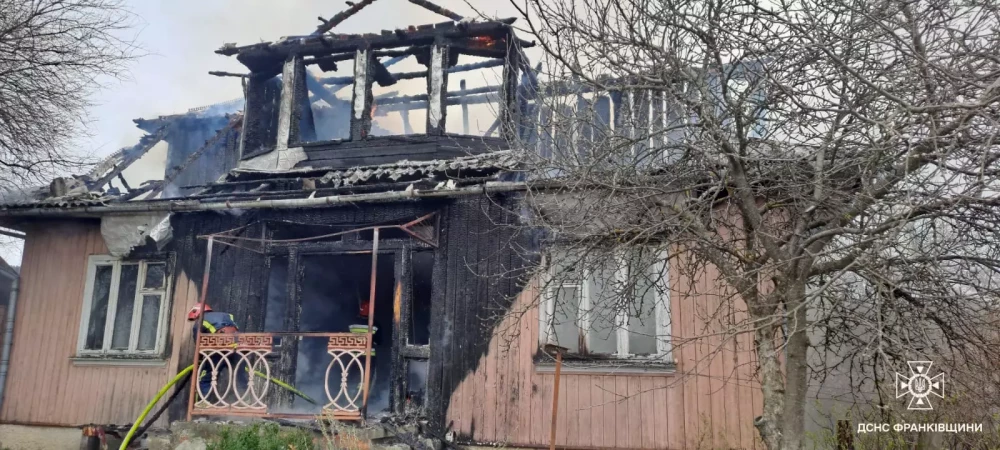 У селі на Верховинщині горіла хата (ФОТО)