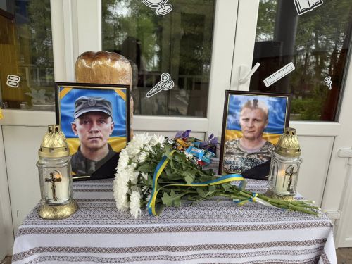 У селі на Тернопільщині відкрили меморіальні дошки двом полеглим Героям …