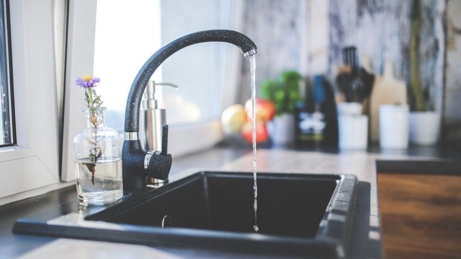 Багатоповерхівки в центрі Запоріжжя залишилися без води через аварію