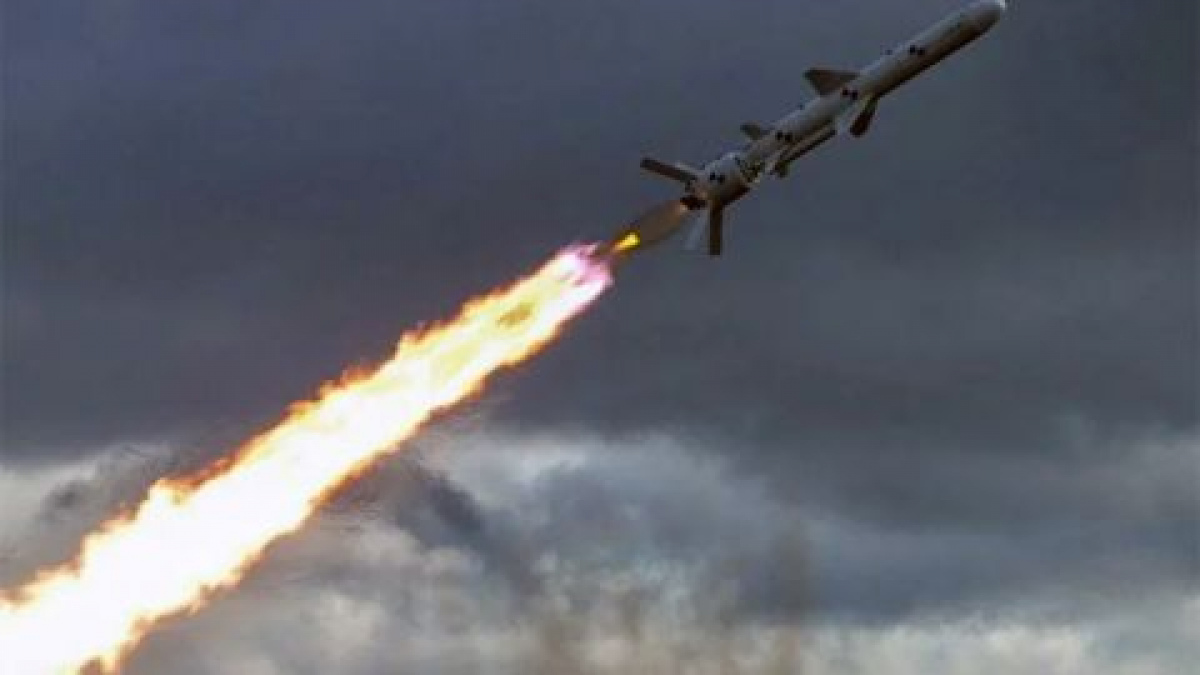 У центрі Києва повідомляють про серію прильотів у районі Майдану …