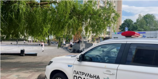 У центрі Луцька п'яний юнак влаштував дебош – хулігана забрали …